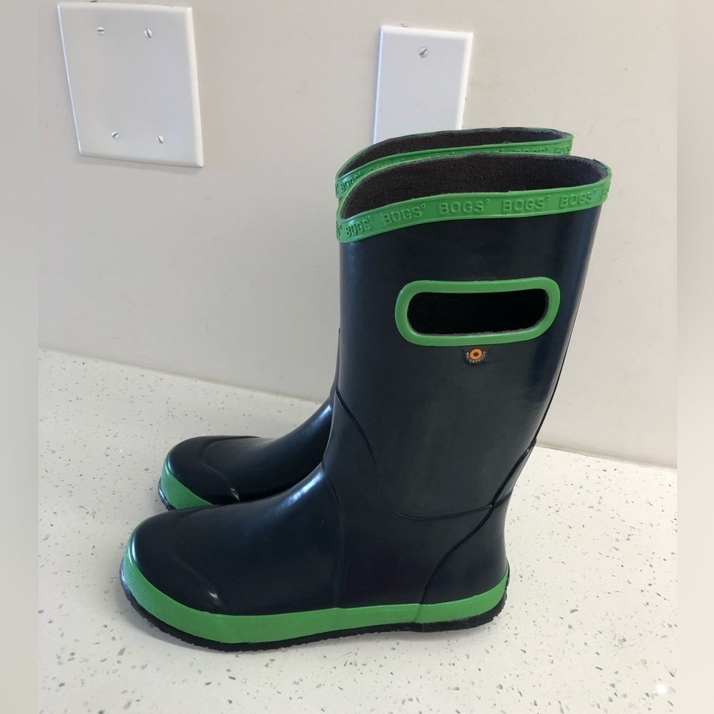 BOGS Women's Navy Boots with Green Trim